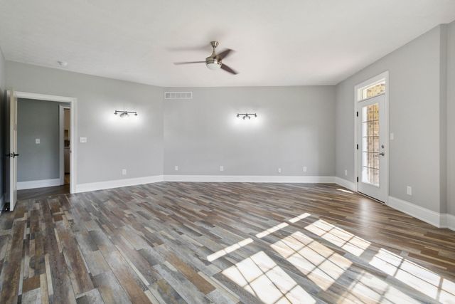 1599 Woodlake Road, Midway, KY 40347