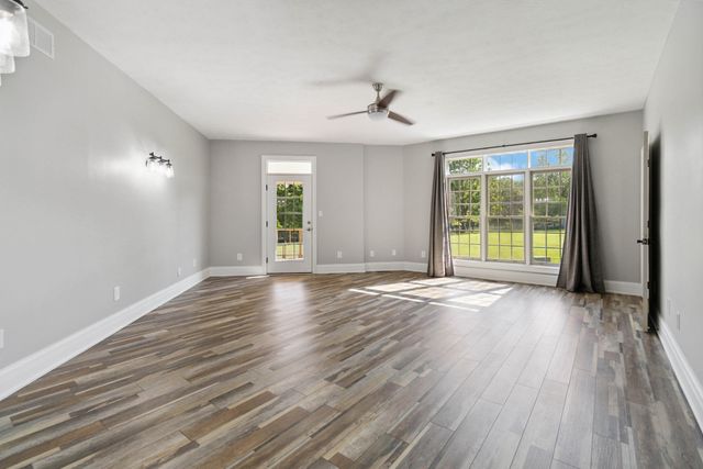 1599 Woodlake Road, Midway, KY 40347