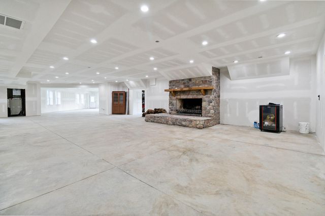 1599 Woodlake Road, Midway, KY 40347
