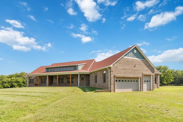 1599 Woodlake Road, Midway, KY 40347