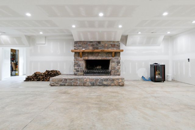1599 Woodlake Road, Midway, KY 40347