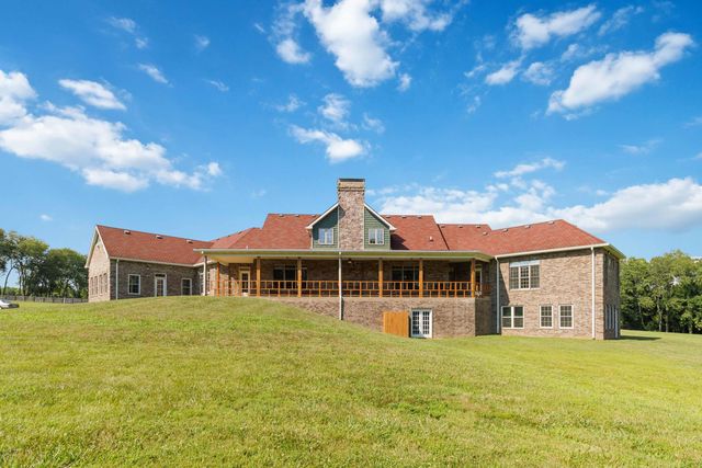 1599 Woodlake Road, Midway, KY 40347
