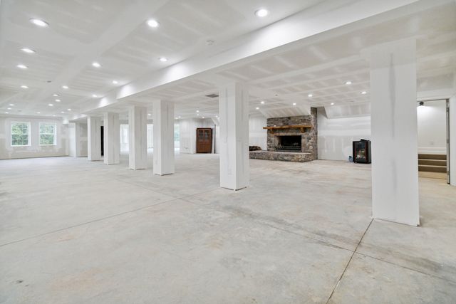 1599 Woodlake Road, Midway, KY 40347
