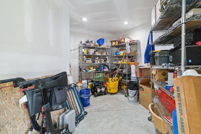 1599 Woodlake Road, Midway, KY 40347