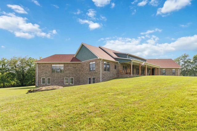 1599 Woodlake Road, Midway, KY 40347