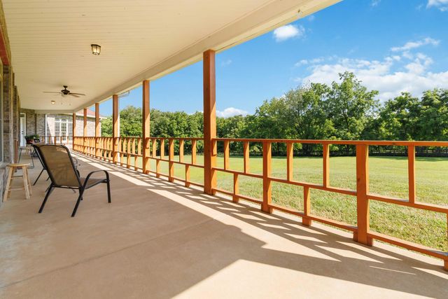 1599 Woodlake Road, Midway, KY 40347