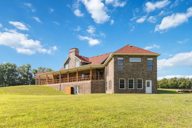 1599 Woodlake Road, Midway, KY 40347