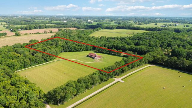 1599 Woodlake Road, Midway, KY 40347