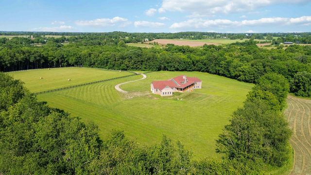 1599 Woodlake Road, Midway, KY 40347