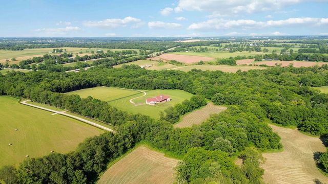 1599 Woodlake Road, Midway, KY 40347
