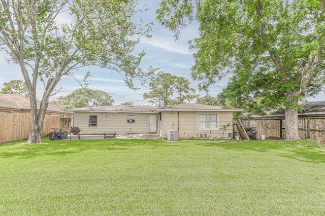 1212 Fresa Road, Pasadena, TX 77502