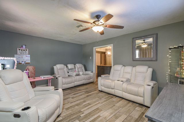 1212 Fresa Road, Pasadena, TX 77502