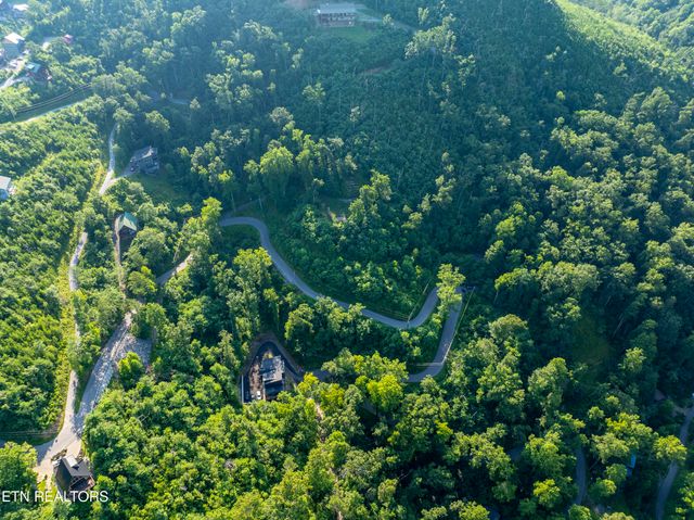 Loop Rd, Gatlinburg, TN 37738