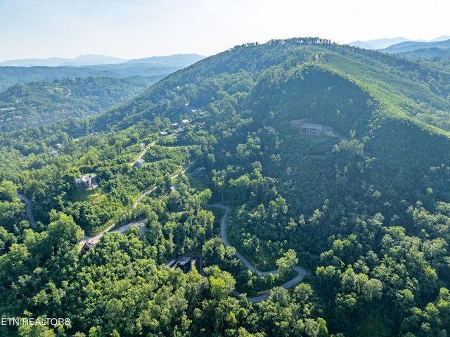 Loop Rd, Gatlinburg, TN 37738