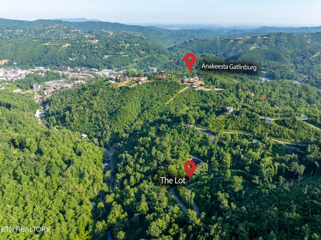 Loop Rd, Gatlinburg, TN 37738