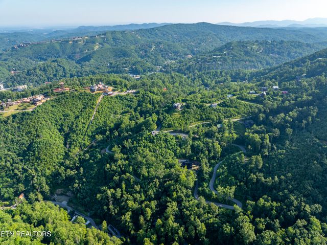 Loop Rd, Gatlinburg, TN 37738