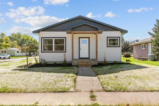 1301 W 5TH AVENUE, Oshkosh, WI 54902