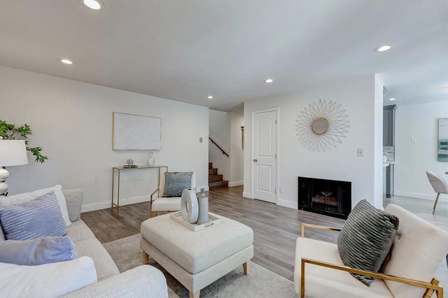 2625 Keystone Avenue 102, Santa Clara, CA 95051