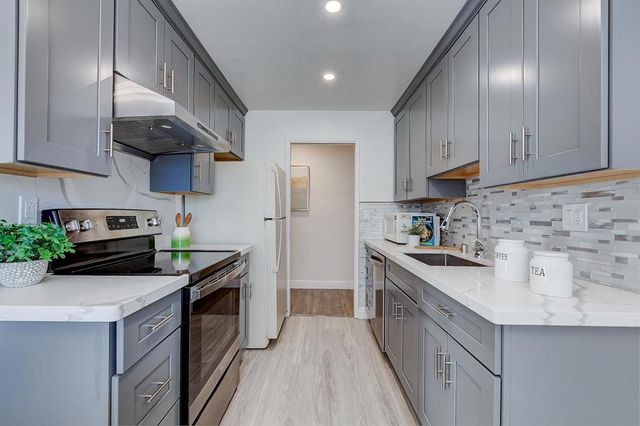 2625 Keystone Avenue 102, Santa Clara, CA 95051