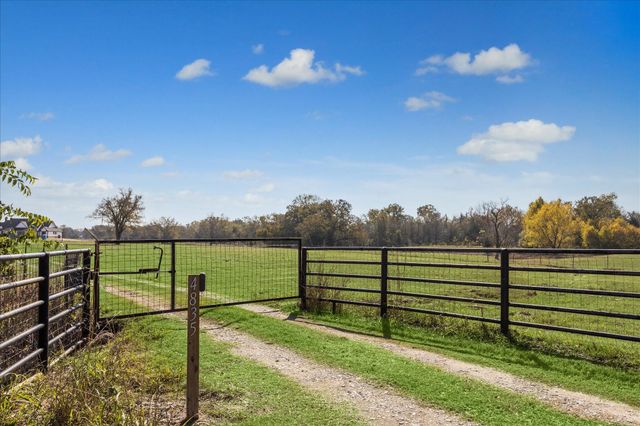 4835 Fm 1452 W, Madisonville, TX 77864
