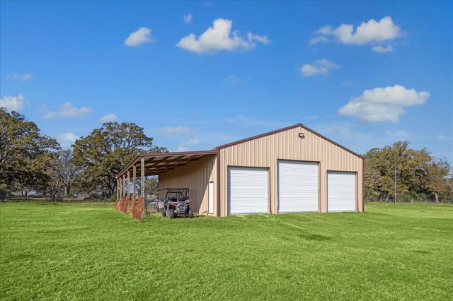 4835 Fm 1452 W, Madisonville, TX 77864