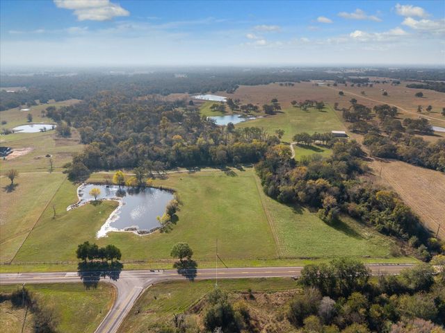 4835 Fm 1452 W, Madisonville, TX 77864