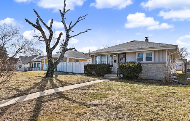 6045 W Lincoln Creek DRIVE, Milwaukee, WI 53218