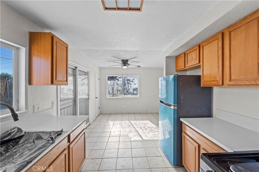 Image 12 of property listing at 1148 E Virginia, Barstow, CA 92311