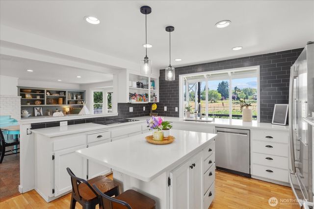 21520 50th Avenue NW, Stanwood, WA 98292