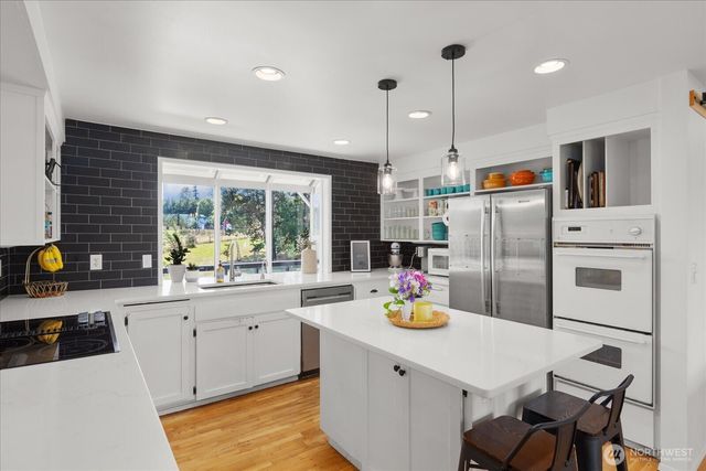 21520 50th Avenue NW, Stanwood, WA 98292