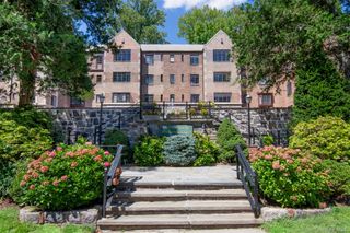915 Wynnewood Road G4, Pelham, NY 10803