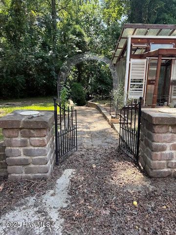 104 King Richard Court, Jacksonville, NC 28546