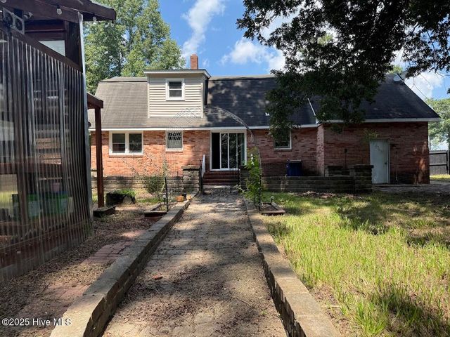 104 King Richard Court, Jacksonville, NC 28546