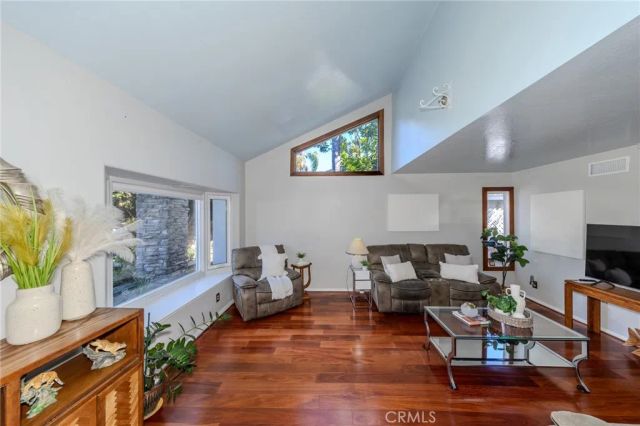 8712 Mossford Dr., Huntington Beach, CA 92646