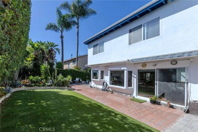 8712 Mossford Dr., Huntington Beach, CA 92646