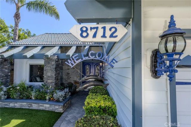 8712 Mossford Dr., Huntington Beach, CA 92646