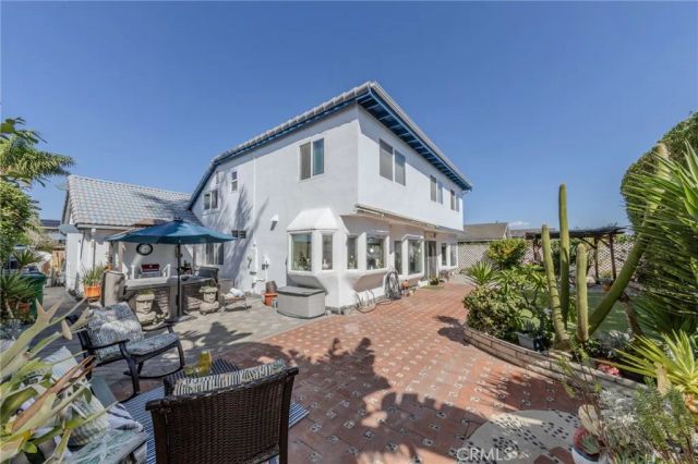 8712 Mossford Dr., Huntington Beach, CA 92646