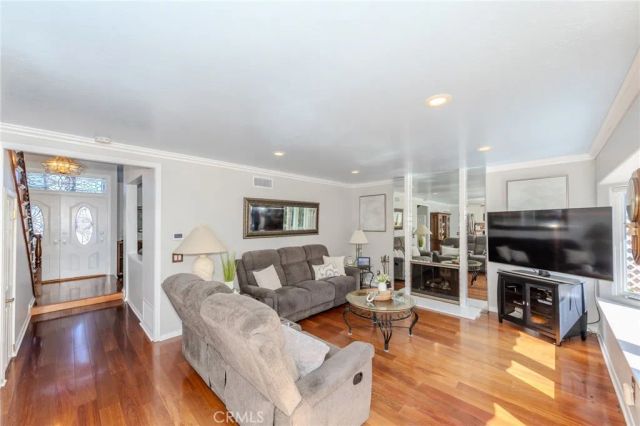 8712 Mossford Dr., Huntington Beach, CA 92646