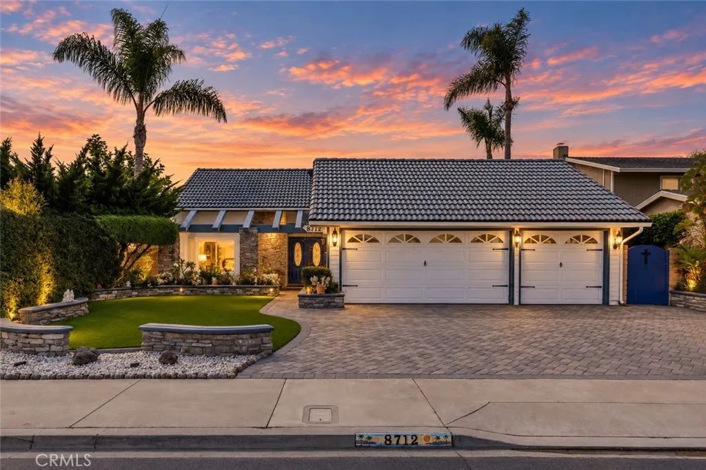 8712 Mossford Dr., Huntington Beach, CA 92646