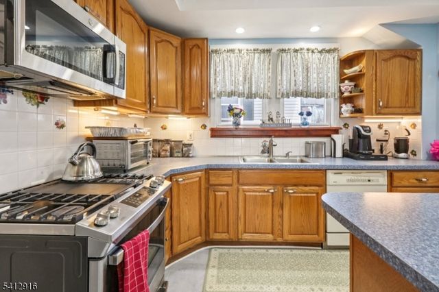 274 Ellery Ave, Newark City, NJ 07106