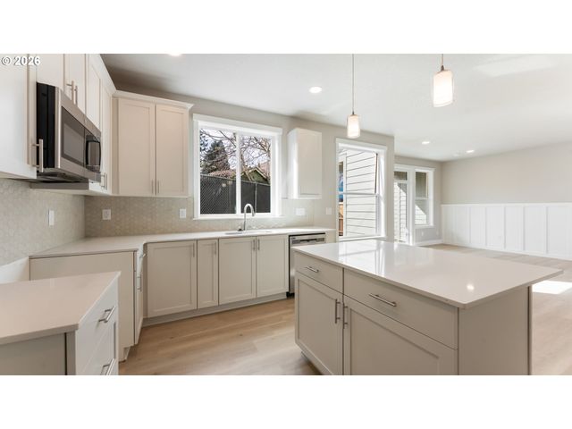 9410 N ST. LOUIS Ave, Portland, OR 97203