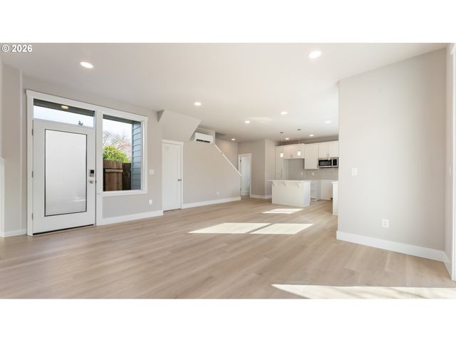 9410 N ST. LOUIS Ave, Portland, OR 97203