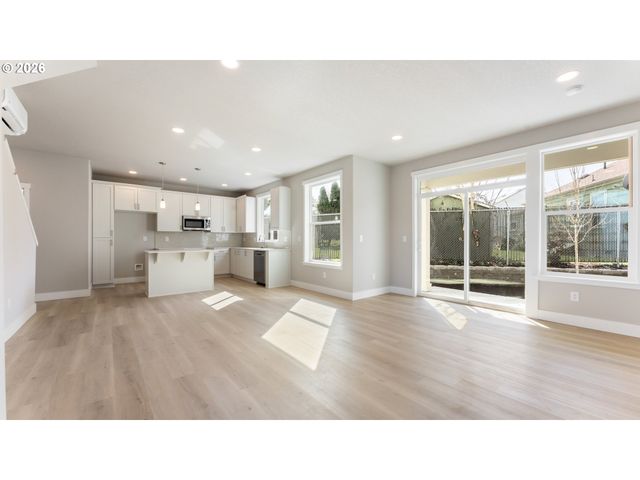 9410 N ST. LOUIS Ave, Portland, OR 97203