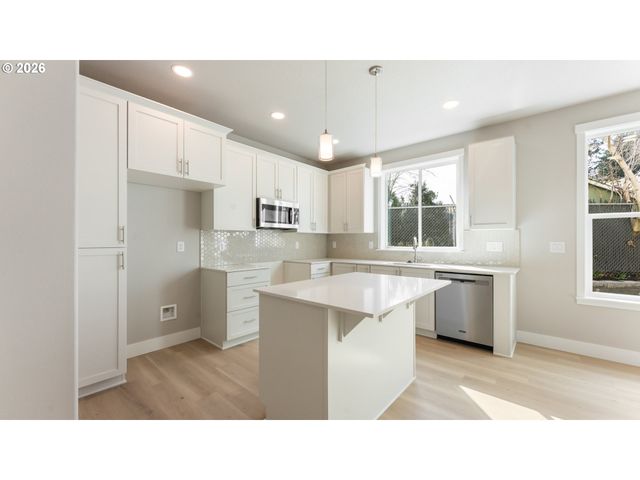 9410 N ST. LOUIS Ave, Portland, OR 97203