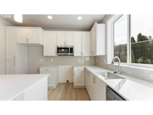 9410 N ST. LOUIS Ave, Portland, OR 97203