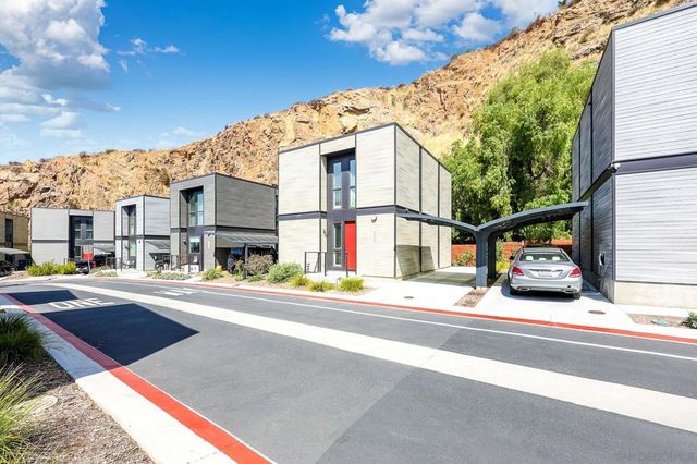 8266 High St, La Mesa, CA 91941