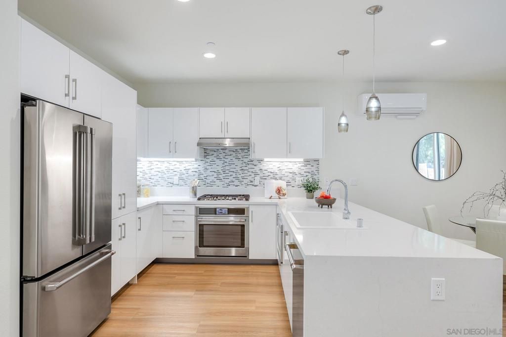 Image 10 of property listing at 8266 High St, La Mesa, CA 91941