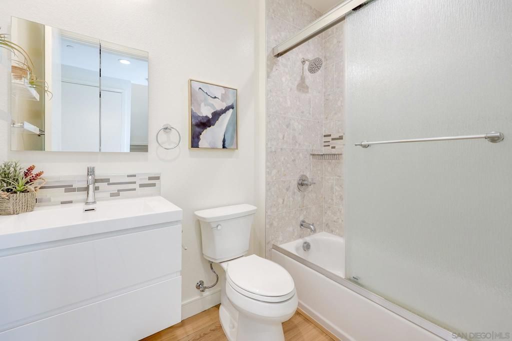 Image 14 of property listing at 8266 High St, La Mesa, CA 91941