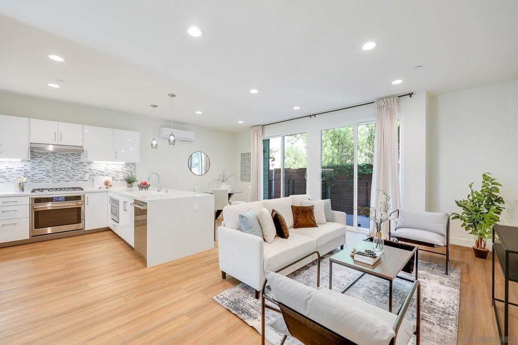 Image 3 of property listing at 8266 High St, La Mesa, CA 91941