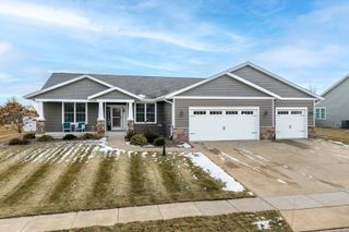 339 Hillside Drive, Eldridge, IA 52748